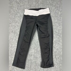 lululemon leggings  black With white on the waist size 4
